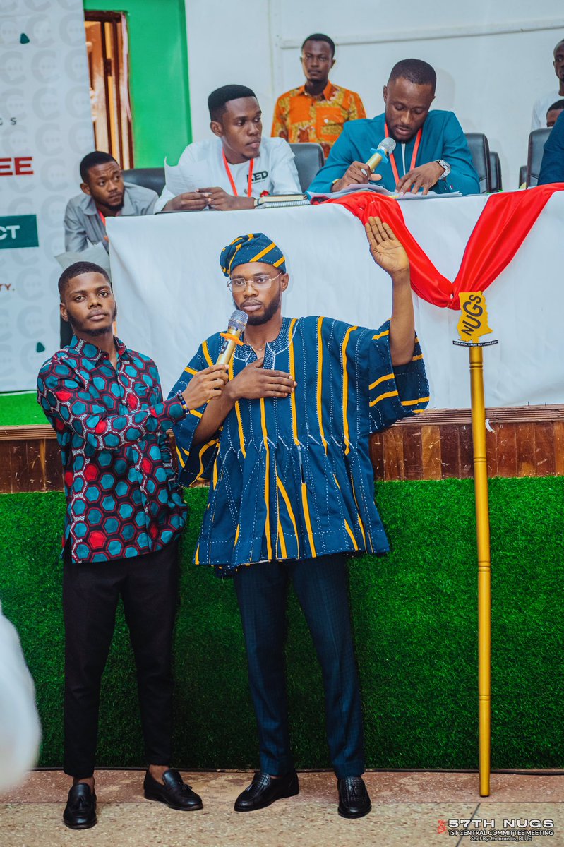 gideon_larbi's tweet photo. 1/3 Every opportunity to lead is equally an opportunity to serve and learn, I believe passion,dedication and undying resilience should be the hall mark of every leader, i promise to be the best in my capacity with the help of God. https://t.co/g8g53iLe4i