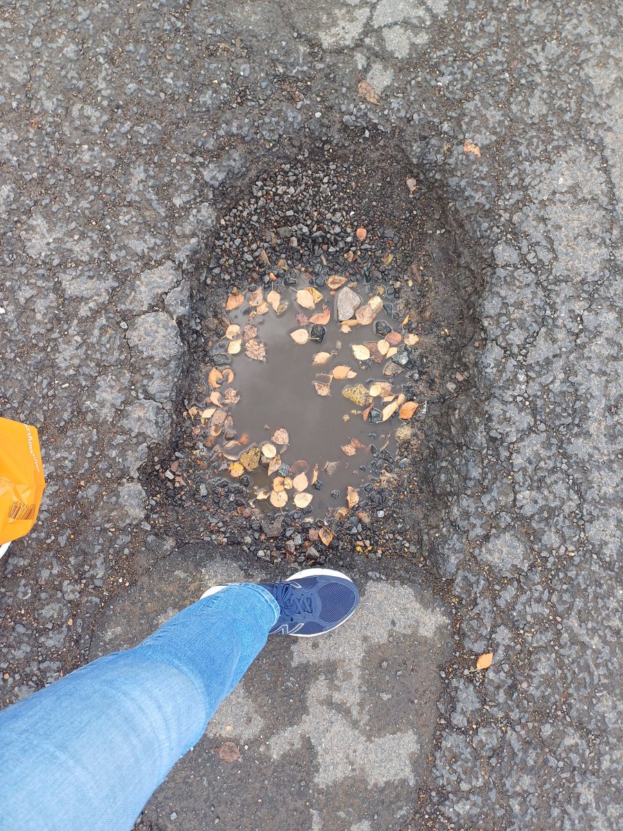 Aileenob68's tweet photo. @Brent_Council Donnington Road HA3. Massive danger to all drivers! https://t.co/asc9SUgkwN