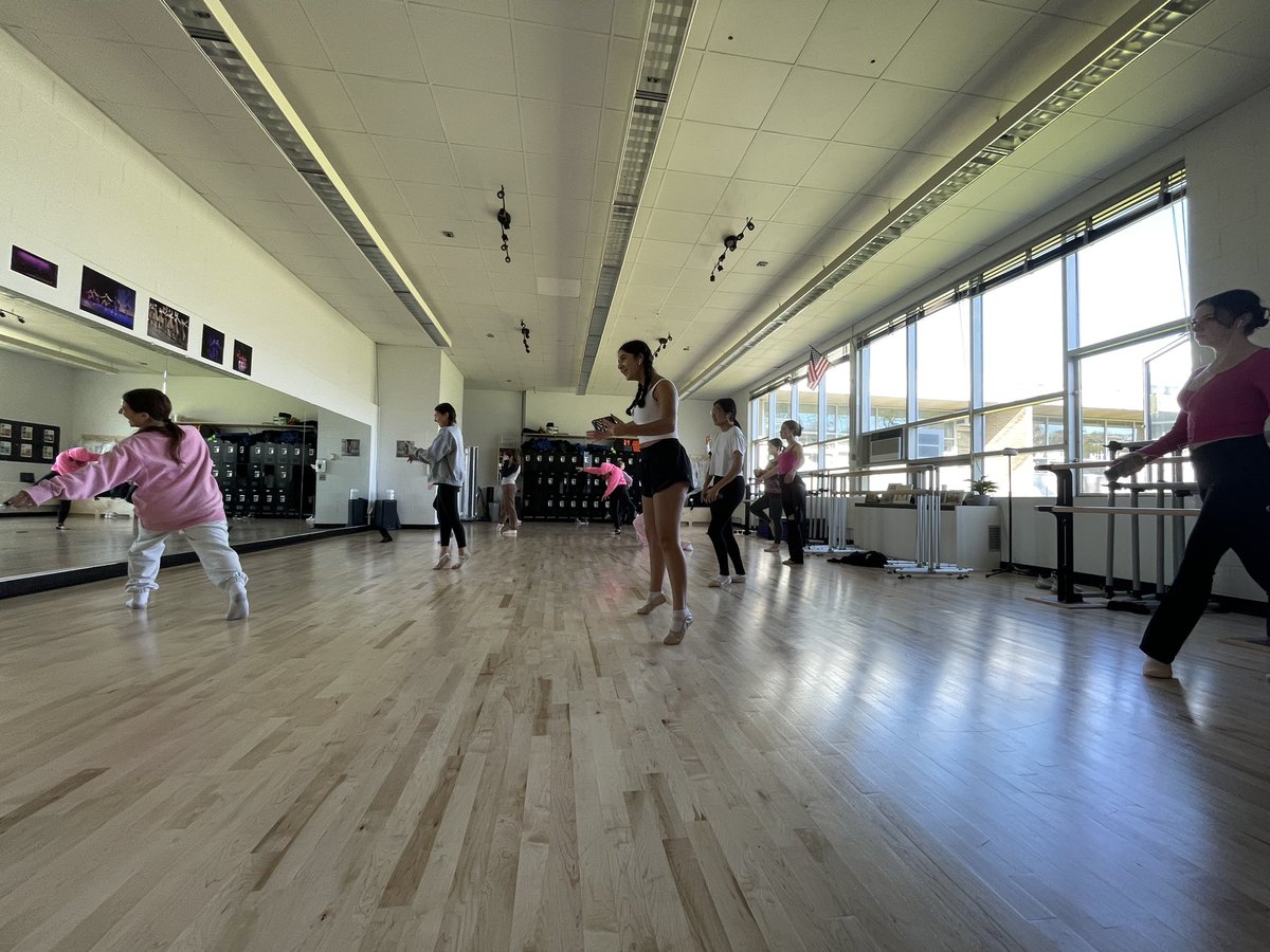 nshoredance's tweet image. We have been loving our new dance space! We are currently in our Ballet and Jazz Units! #dance #newstudio #ballet #jazz @drzublionis @NSArts1