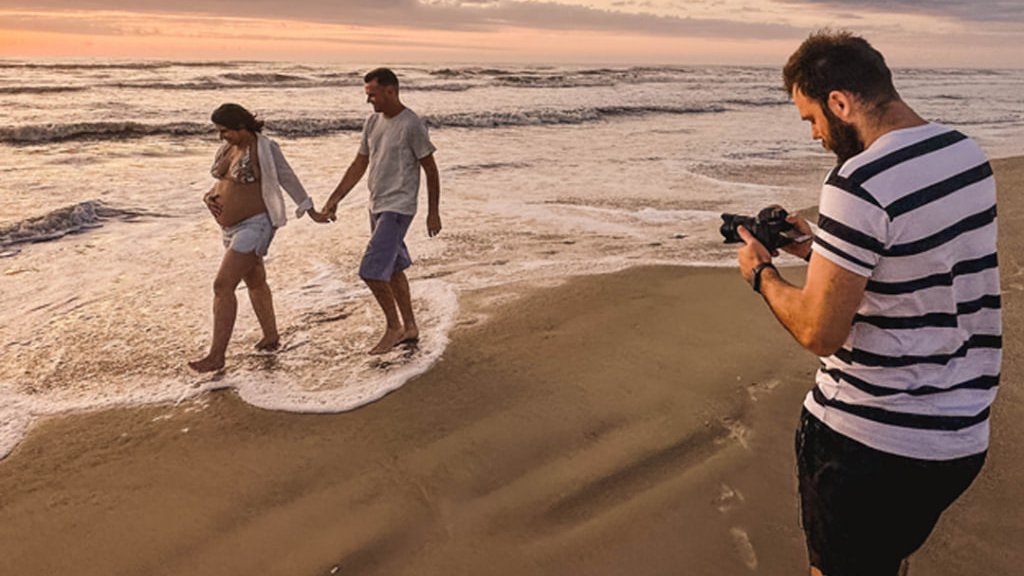 RobisonKunz's tweet image. COMO CONQUISTAR SEUS PRIMEIROS CLIENTES NA FOTOGRAFIA?
Vou direto ao ponto: por mais que pareça estranho, você provavelmente vai começar fazendo um ensaio de graça para conquistar seus primeiros clientes não é?
Segue a thread 🧶
#fotografia #autoria #cliente #Fotos