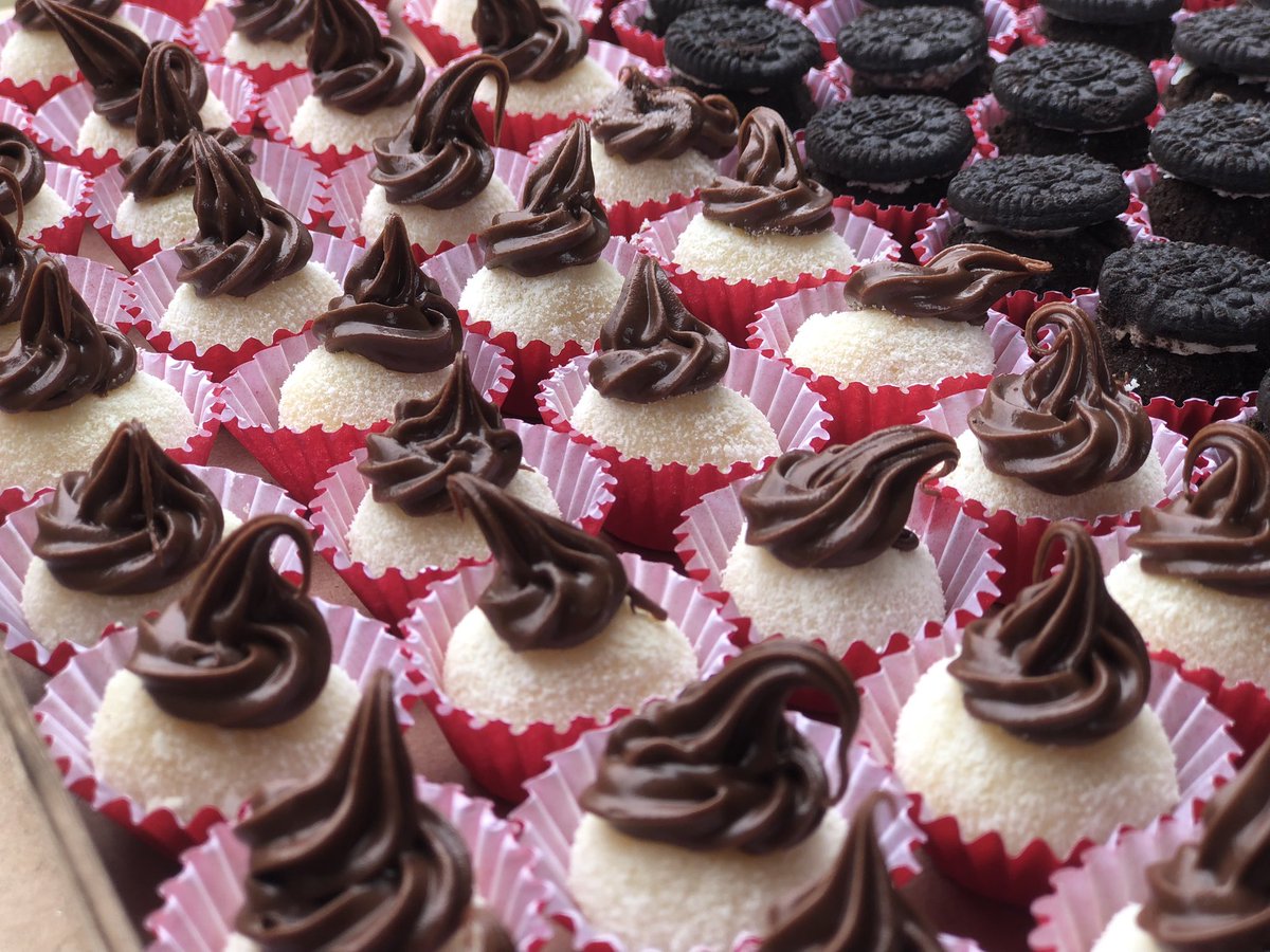 Carolin52166947's tweet image. Olha essa perfeição Do nossos Docinhos Gourmet 🥰

Sabores: Ninho cm Nutella,Brigadeiro, Oreo, Churros 

Estamos aceitando encomenda😉 

#docinhos #docinhosdefesta #docinhogourmet