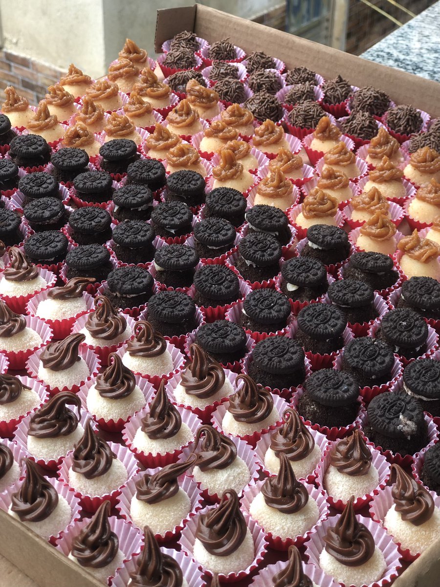 Carolin52166947's tweet image. Olha essa perfeição Do nossos Docinhos Gourmet 🥰

Sabores: Ninho cm Nutella,Brigadeiro, Oreo, Churros 

Estamos aceitando encomenda😉 

#docinhos #docinhosdefesta #docinhogourmet
