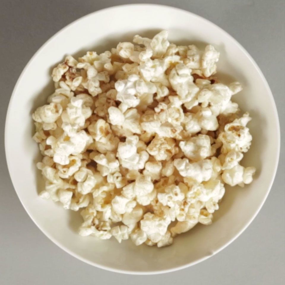 livehealthyiowa's tweet image. Did you know that popcorn can be an easy and delicious, low calorie snack?? Give this cinnamon-sugar variation a try and never look at popcorn the same way again! 🤯

Source: Cinnamon-Sugar Microwave Popcorn

bit.ly/3QytR2X 

#livehealthyiowa #healthsnacks