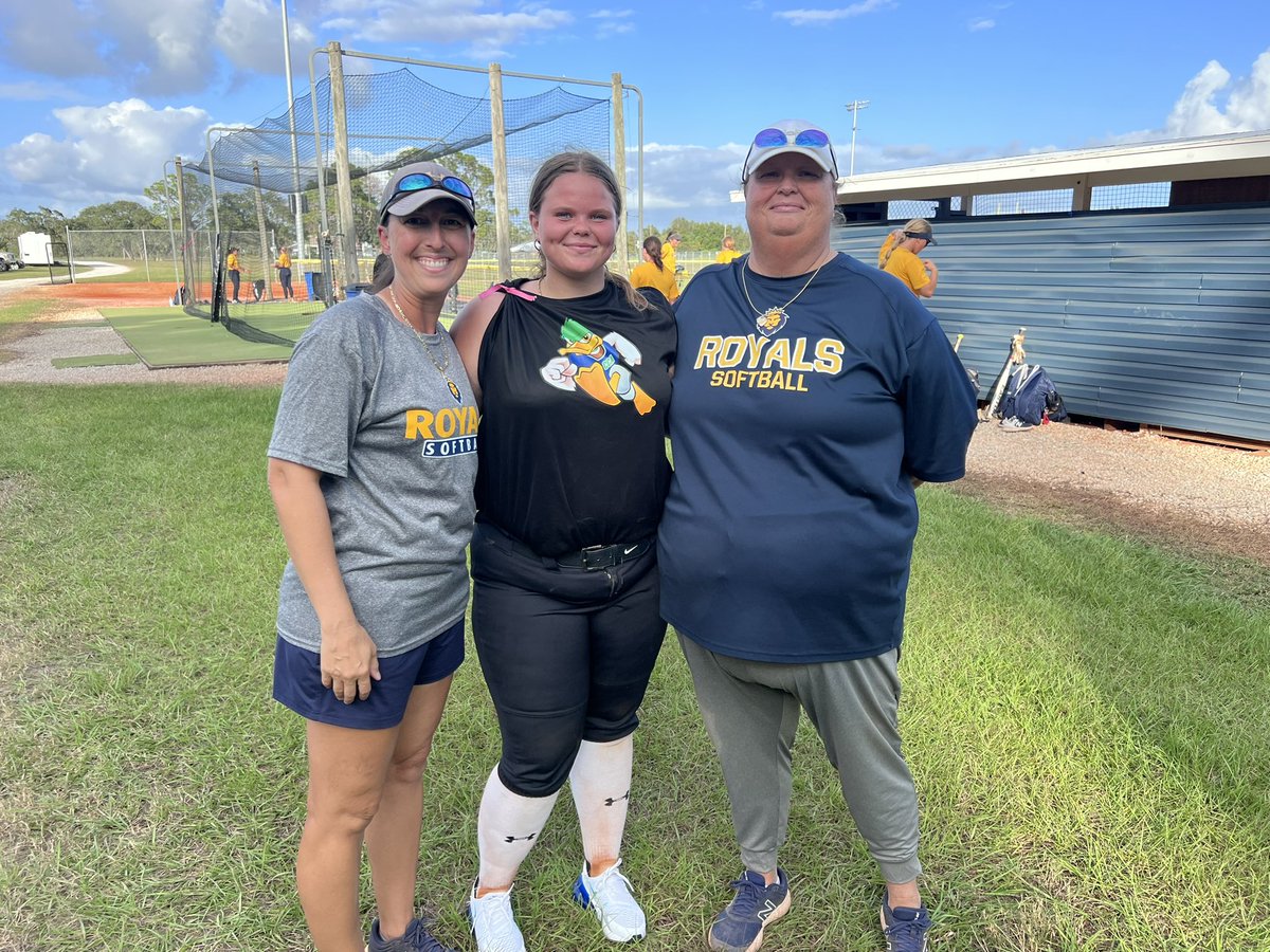 KaitlynTracy7's tweet photo. Thanks to Coach Megan Smith and Coach Cristy! Had a great opportunity to show off my skills and see the campus. #GO Royals #wu_RoyalsSB #warneru #wildfire18u #coastrecruiter #qrRecruiter #uncommittedusa https://t.co/RFAF7HNee8