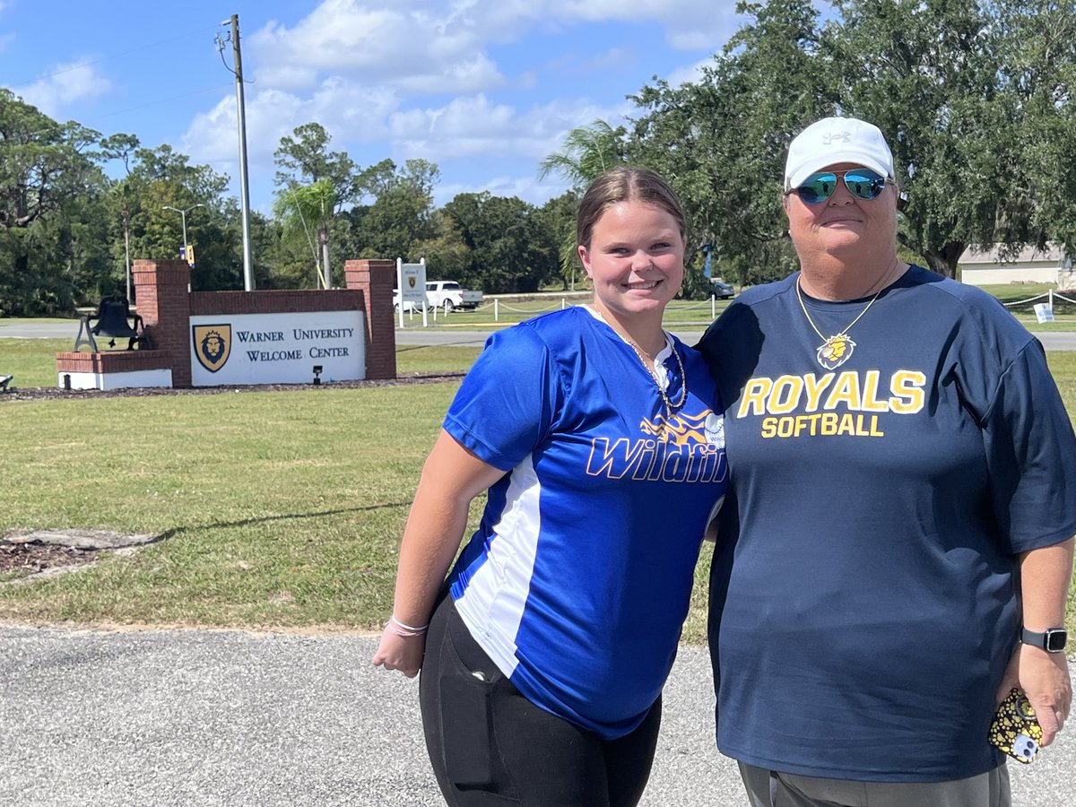 KaitlynTracy7's tweet photo. Thanks to Coach Megan Smith and Coach Cristy! Had a great opportunity to show off my skills and see the campus. #GO Royals #wu_RoyalsSB #warneru #wildfire18u #coastrecruiter #qrRecruiter #uncommittedusa https://t.co/RFAF7HNee8