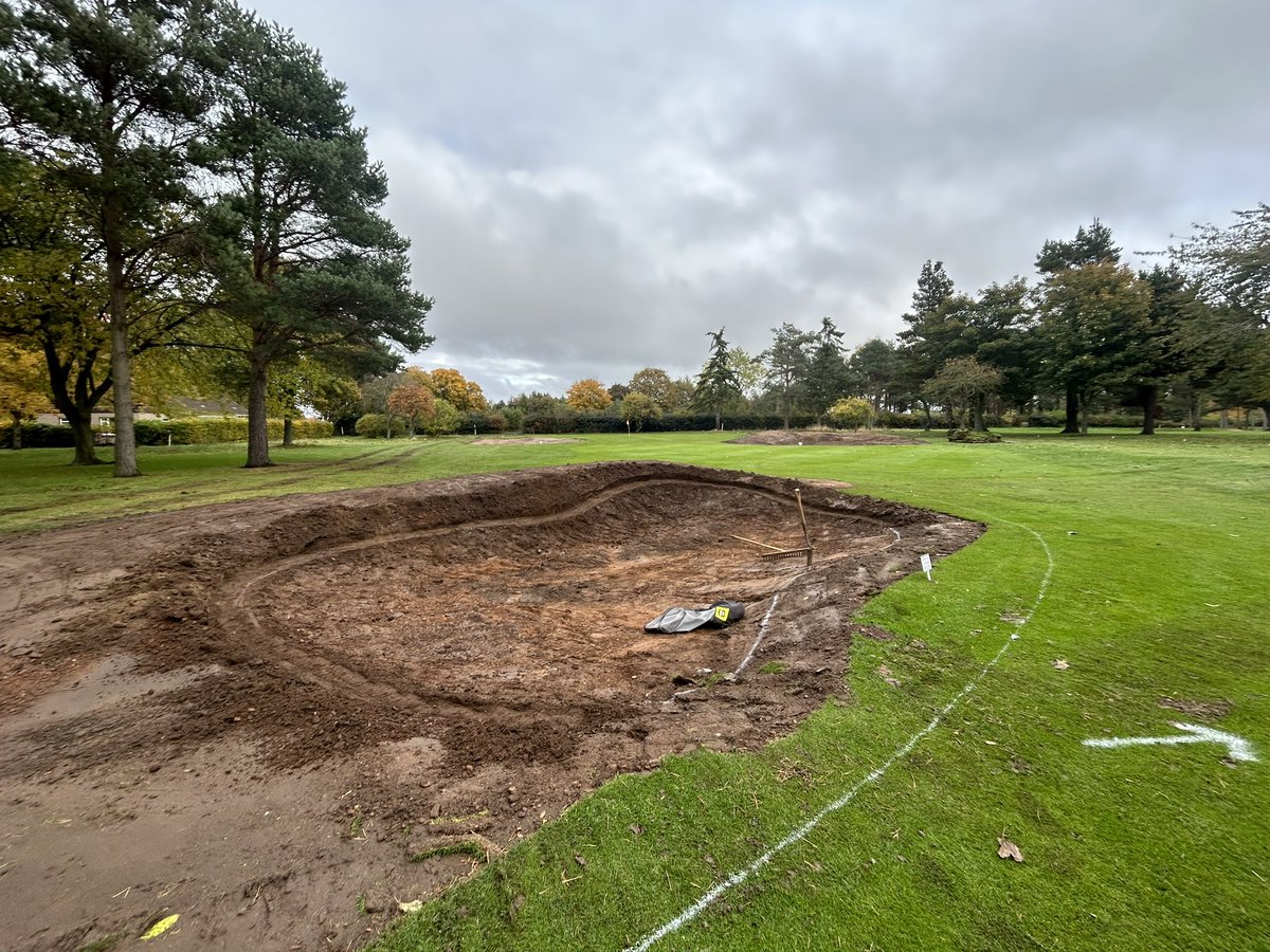 before and after <a href="/Greentech_Ltd/">Greentech Sportsturf</a> <a href="/GaryGreentech28/">Gary Leonard</a> skilled hands shaping and remodelling the first of 17 new bunkers across the course, starting on the first hole. Signed off by architect <a href="/macphersongolf/">Scott Macpherson</a> , ready for the boys to start working their magic…💪⛳️