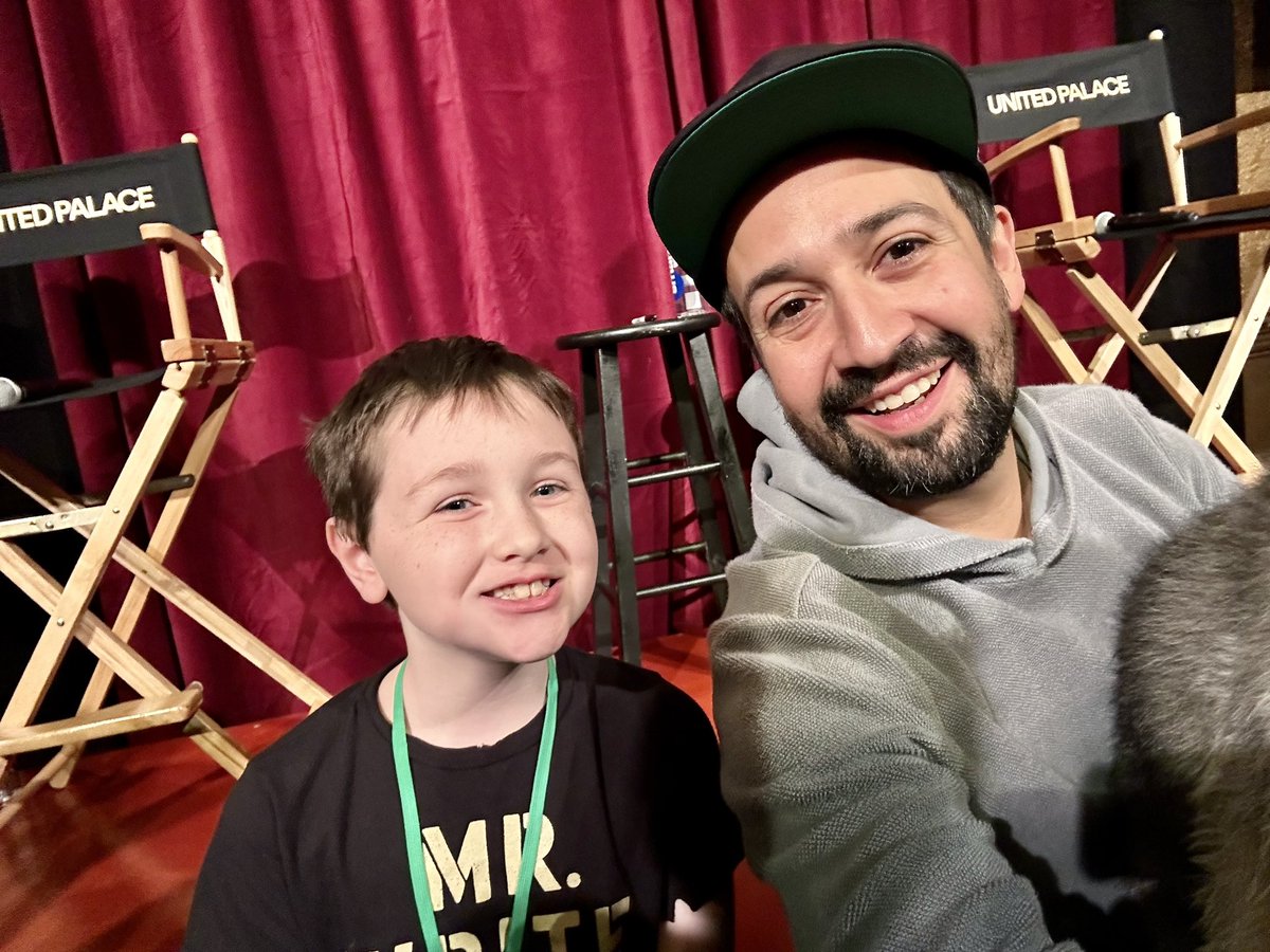AmberRayOfGrain's tweet photo. Grateful grateful grateful ❤️❤️❤️ @Lin_Manuel @Vegalteno @CrespoX6  @linfamdbsday @UnitedPalaceNYC @LmmFans https://t.co/TY5vBuQyDR