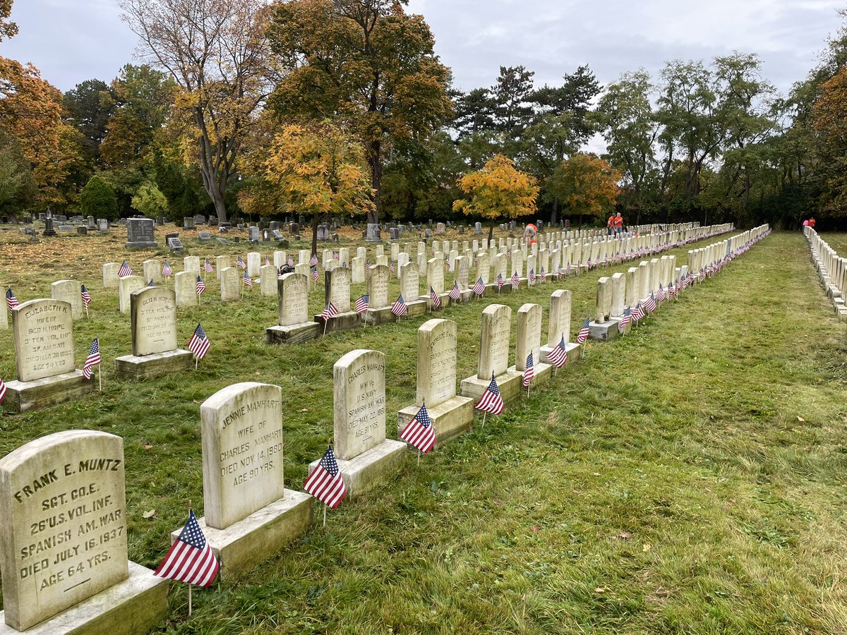 Team Depot event in Rochester! We had 60 associates from D70 clean up Veteran’s headstones at Mt. Hope Cemetery. A great day with a great team!