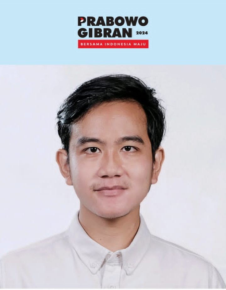 are_inismyname's tweet photo. Alasan Warga Solo "Menolak" Gibran 

Dipilihnya @gibran_tweet mencari cawapres @prabowo membuat warga Solo menjadi kaget. 
Banyak yang "menolak" Dikarenakan mereka masih belum mau ditinggalkan walikota yang membuat kota Solo menjadi kota yang maju dibanding periode sebelumnya. 

Dibalik sosok pendiamnya yang sering dibuat olok2 pihak2 yang tidak suka dirinya mengingat latar belakang sebagai anak presiden yang tentu memiliki privilege(pandangan dr org yang bukan warga Solo) , Gibran dimata warga Solo adalah sosok pemimpin yang tegas. Semua kebijakannya dapat dirasakan manfaatnya baik kebijakan tentang infrastruktur maupun kebijakan administratif. 
Bahkan warga solo yang dulu tidak memilihnya pun mengakui kepemimpinannya lebih bagus. 

InsyaAllah dengan bekal yang bagus sebagai walkot Solo, paslon Prabowo-Gibran diharapkan dalam meningkatkan taraf hidup masyarakat Indonesia secara keseluruhan dengan mewujudkan progam2 yang ditawarkan pada bangsa ini 
8 Astha Cita
17 Program Prioritas
8 Program Hasil Terbaik Cepat

#PrabowoGibran 
InsyaAllah #2024PrabowoGibranPemimpinAmanah