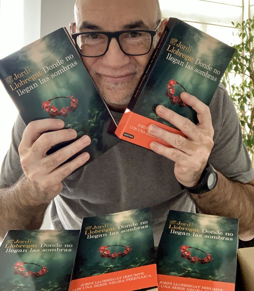 Ya está en casa 📕😜 #Dondenolleganlassombras