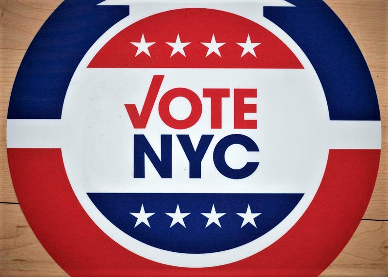 🍎 Early voting starts Saturday! Your go-to guide for this year’s NYC general election NYC City Council, judicial spots in city and state courts, ballot questions Who’s on the ballot? Can I preview it? About the candidates? Mail-in? Absentee? Complaints?nydailynews.com/2023/10/21/you…