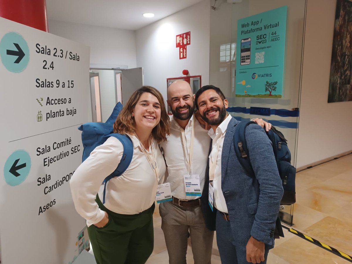 Reencuentro fellows cardiopatías familiares <a href="/cardiopdh/">Cardiología Puerta de Hierro🫀</a> en #SEC23!!
<a href="/Dra_Vilches/">Silvia Vilches</a> <a href="/LuisEscobarL/">Luis Escobar López</a> <a href="/Eva_Ce_Erre/">Eva</a> @NereNeream <a href="/peiro_belen/">Belen Peiro</a>