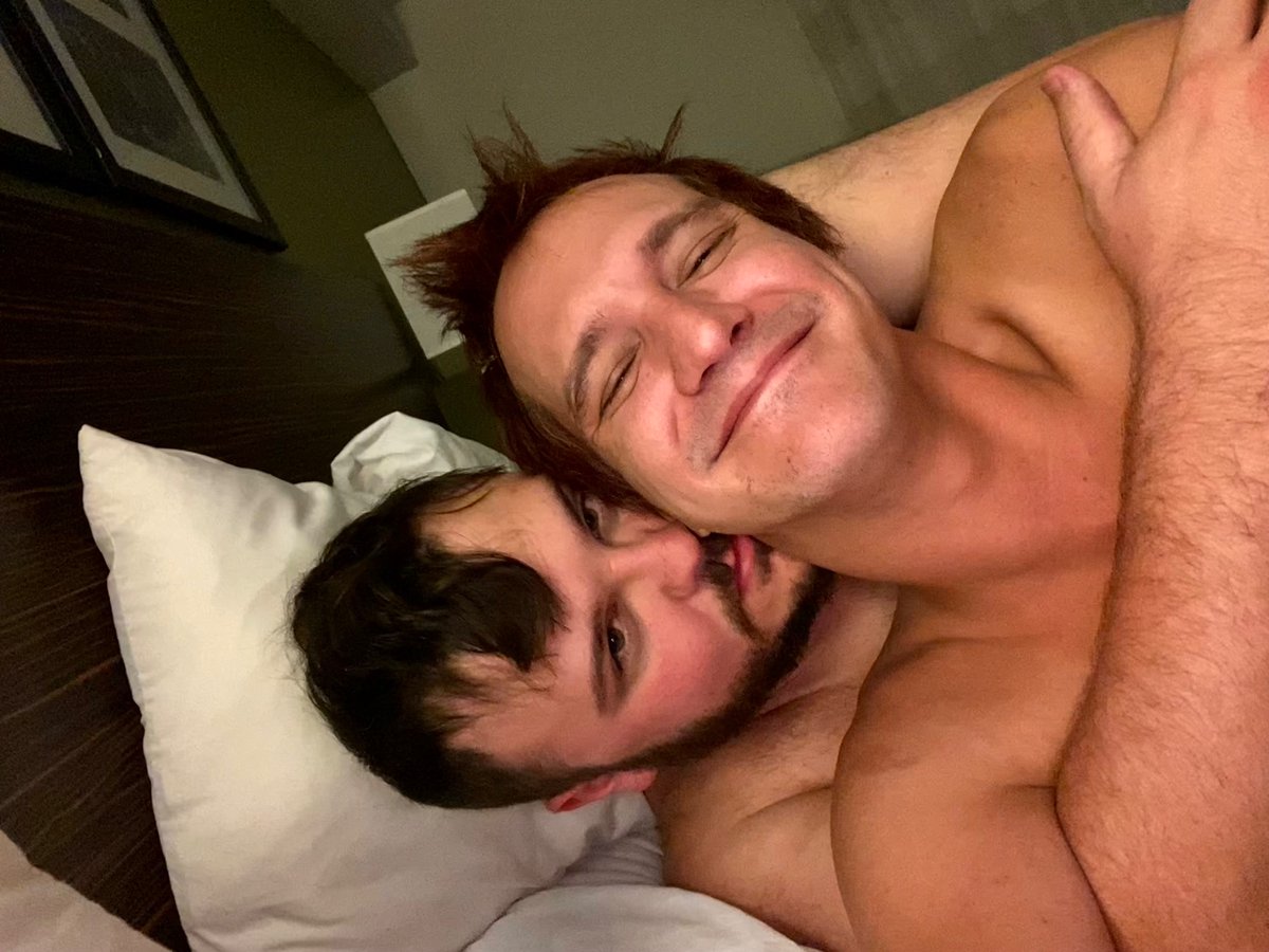 PupZ1701's tweet photo. When you invite a random pup to the bar and just expect to fuck in the restroom or somthing and instead it turns into an overnight stay and he becomes your complete Alpha 🥵😍 (we didn’t even fuck at the bar or anything 😂) https://t.co/qoIhmkBTr5