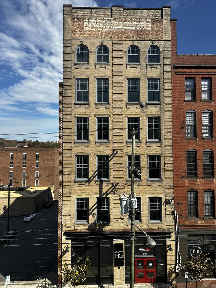 Chilling here while the @GhostStopStore staff is on break. Is it just me or does it look like the @Ghostbusters firehouse in a way