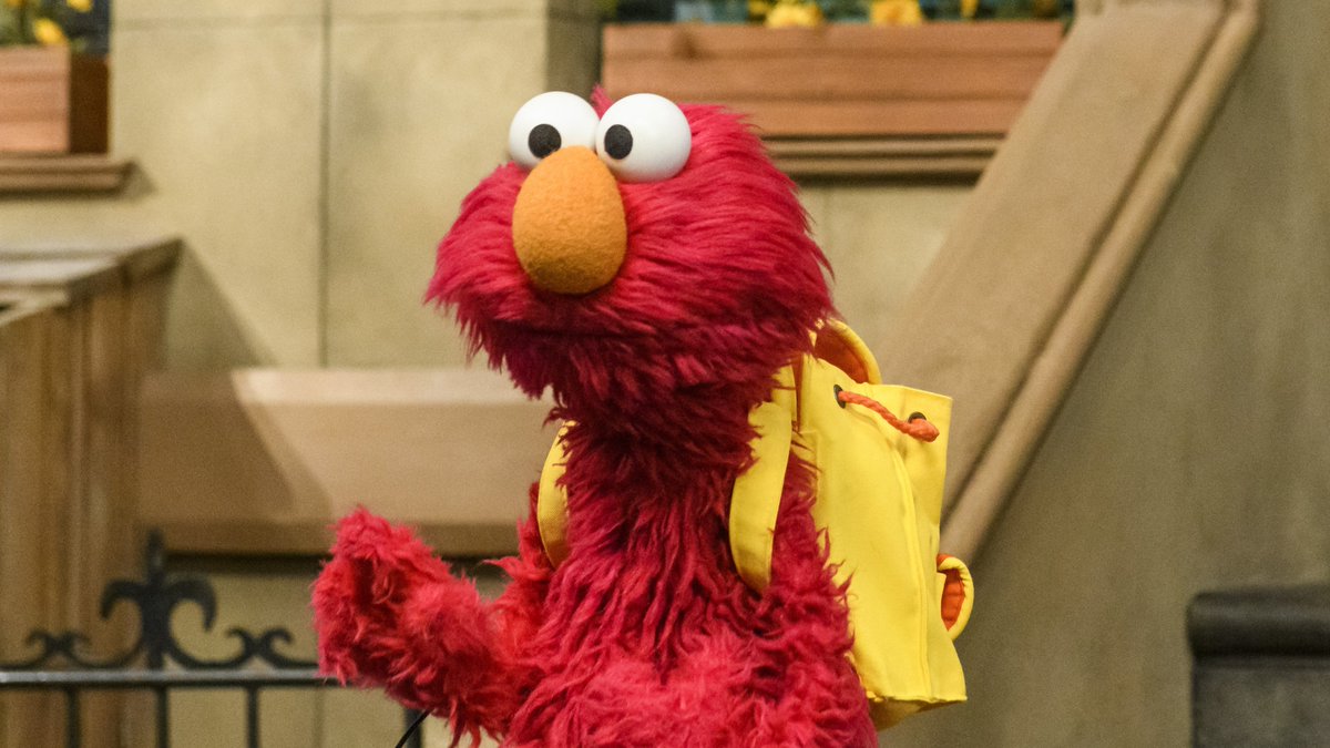 elmo's tweet photo. Oh no . . . Elmo forgot his lunch box. https://t.co/Ef8Eq7jMb4