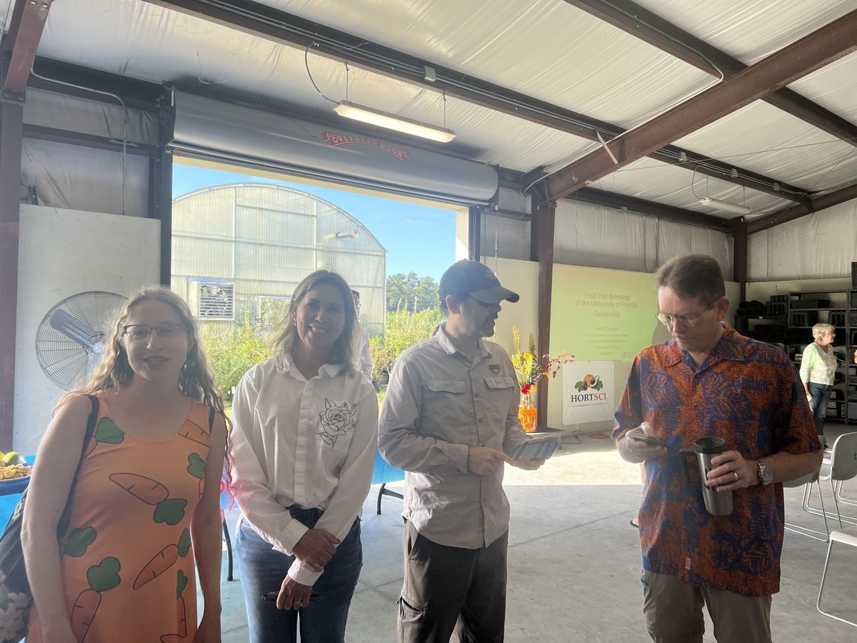 UFPostharvest's tweet photo. Enjoyed learning about #citrusbreeding from Dr. Chaparro. The highlight was tasting and rating various types of citrus fruit.
@ufhorticulture @UFcitrus @UFCALS https://t.co/WEk4VNRaFw