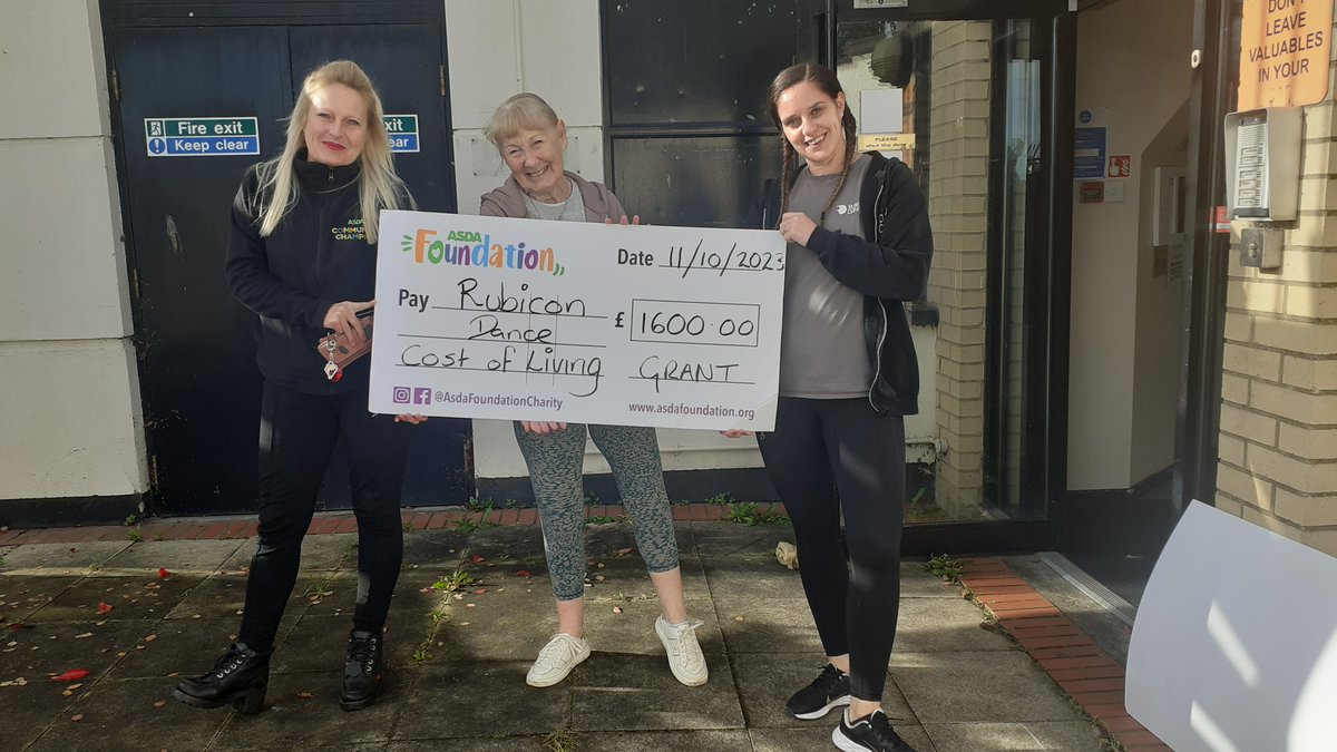 RubiconDance's tweet image. We are so grateful to the @AsdaFoundation for awarding Rubicon £1,600 towards cost of living. Thank you to Emma Thomas the Community Champion at Pill, Newport for coming to Rubicon today to present us with the cheque! 💚

#AsdaFoundation #NewportPill #RubiconDance