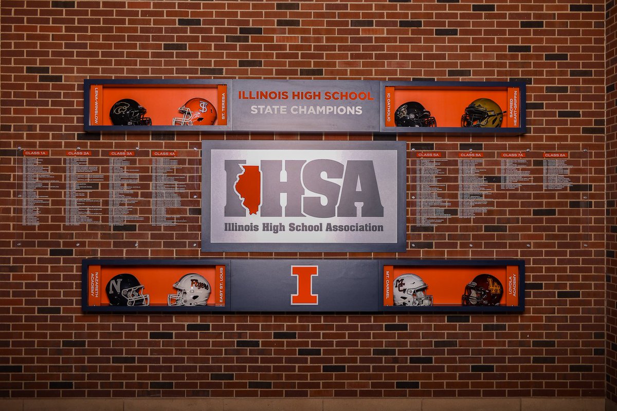 BretBielema's tweet photo. Good luck to all #IHSA schools heading into playoffs #ILL #famILLy https://t.co/h1pH5DLxDW