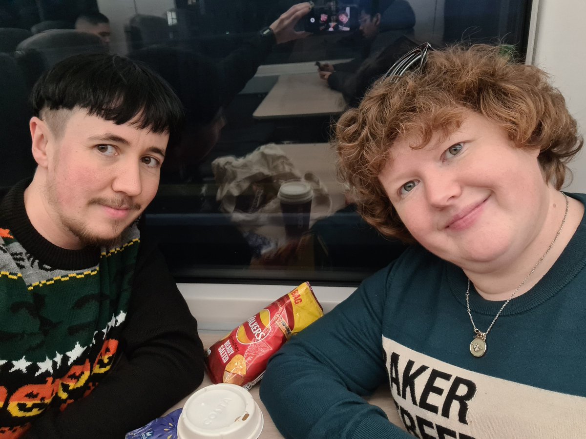 Cool jumper club on the train to London ❤️🔍🎃👻 with the ever lovely <a href="/battleduck72/">Ducky</a>