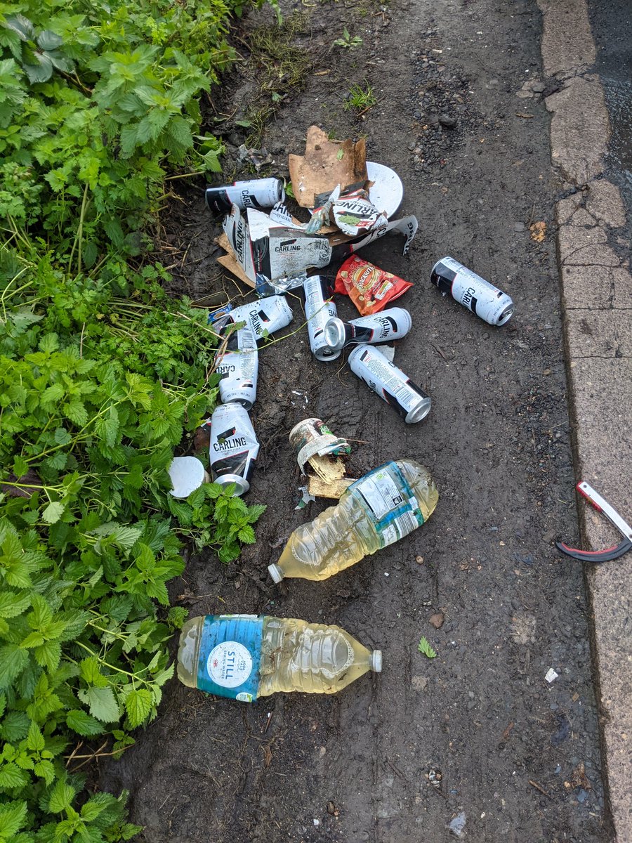 EricTorrington's tweet photo. After 2 days in #Dorset back in 4 #Gloucestershire A38 lay-bys today (875 #litter items) & #Coaley Viewing Point(168 items). With a tip run booked finding 15 cooking gas canisters meant they came along for the ride +10 #NOS. @StroudDC @Litter_stroud @TruckersUp @KeepBritainTidy https://t.co/1Gv4TLUUMs