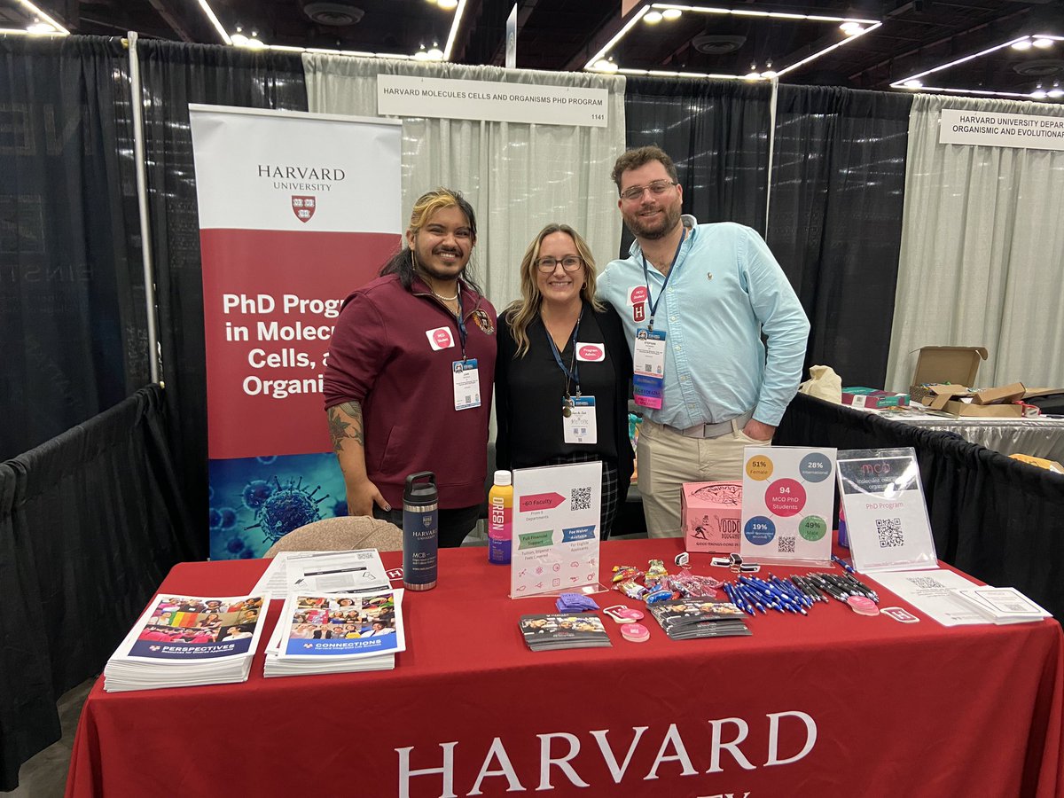 Repping #HarvardMCO at #SACNAS2023 recruiting some future scientists! <a href="/MCB_Harvard/">MCB_Harvard</a>  <a href="/HarvardHILS/">Harvard Integrated Life Sciences (HILS)</a>