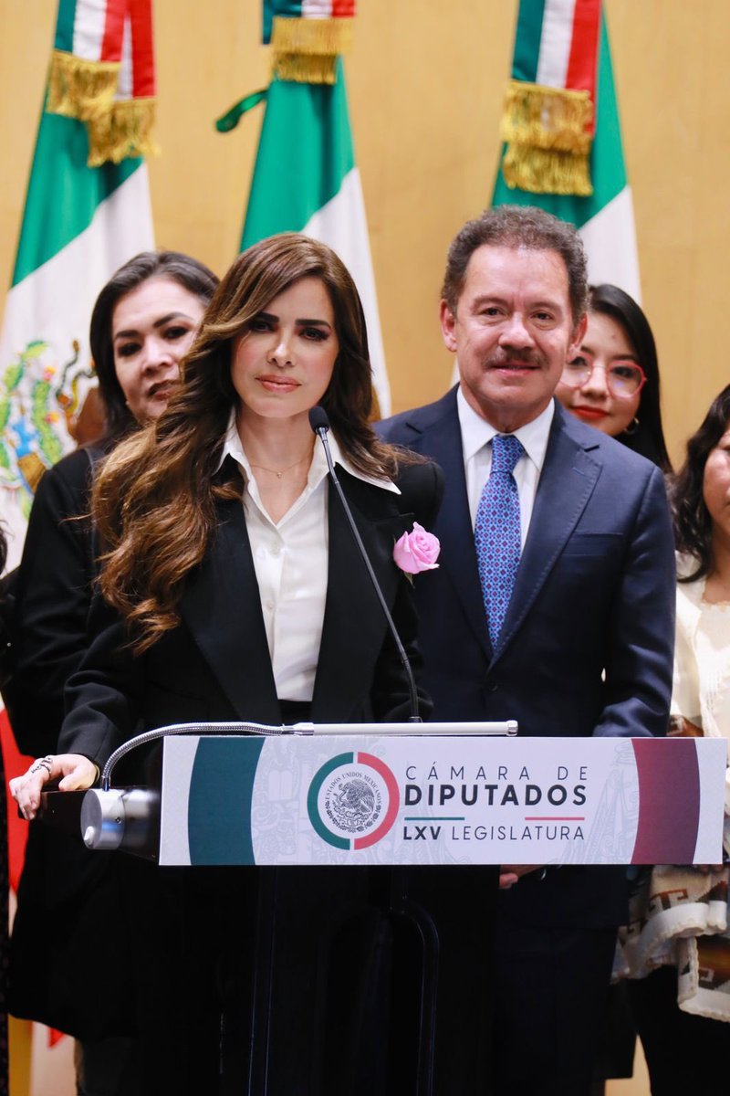 GuerraForense's tweet image. Una traficante de menores ahora es paladín de la trata de personas, hágame el chingao favor!!
Que alguien les informe a los ineptos de morena que el clan Trevi-Andrade estuvo acusado de varios delitos…