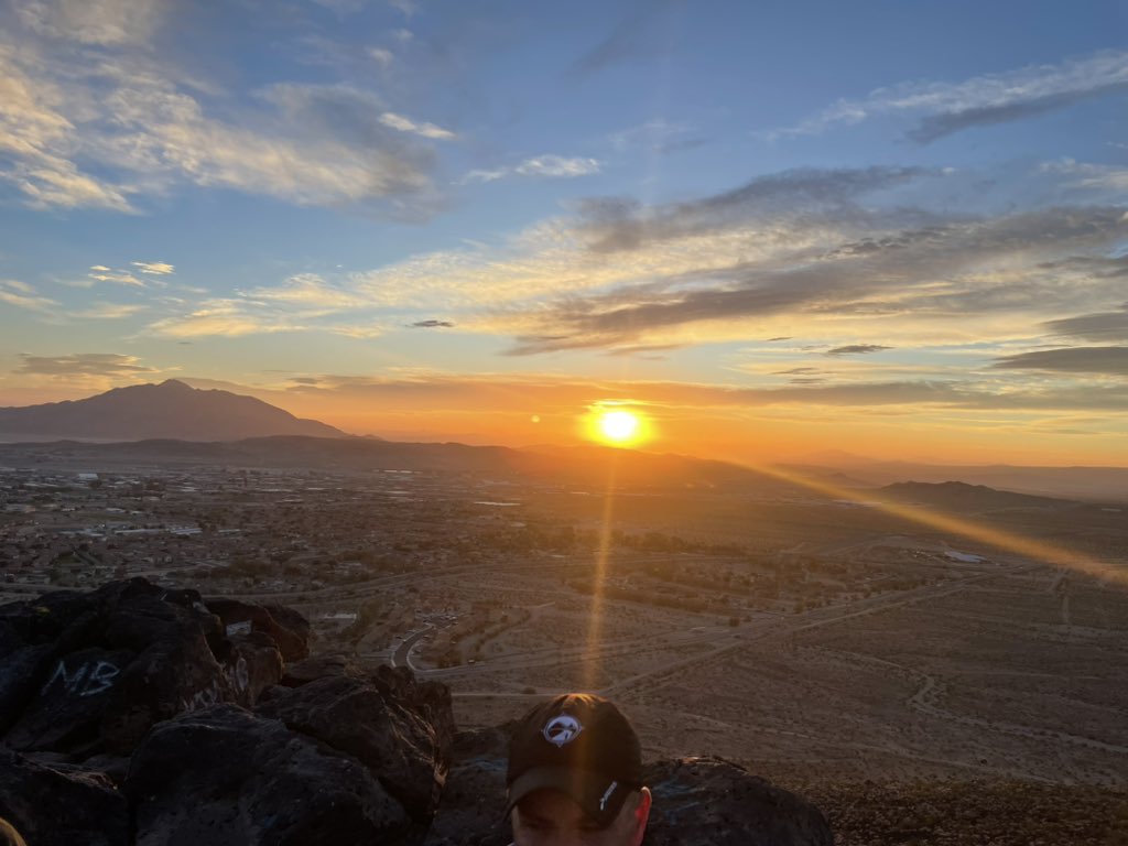 70thRCO's tweet photo. ALLONS! Yesterday got some PT up on Mount Blackie with the Sqdn Cmd Teams. Beautiful views of Fort Irwin and a gorgeous desert sunrise! BLACKHORSE! https://t.co/WTsQ2oBIAo