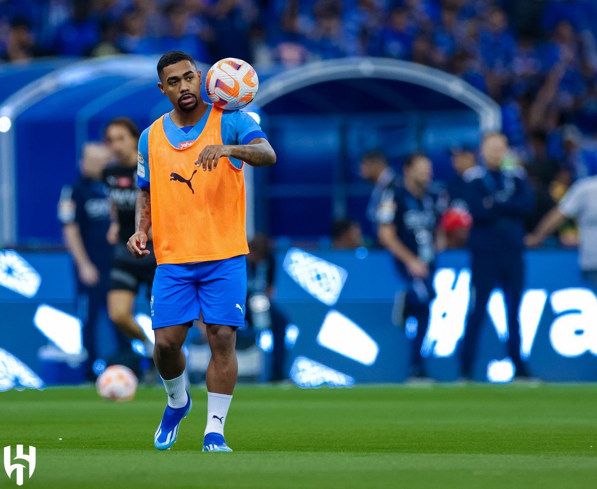 Alhilal_EN's tweet photo. CONCENTRATION ⚽️👀
#AlHilal 🤩
#AlHilal_AlAhli 🔜 https://t.co/5PpIz9g0km