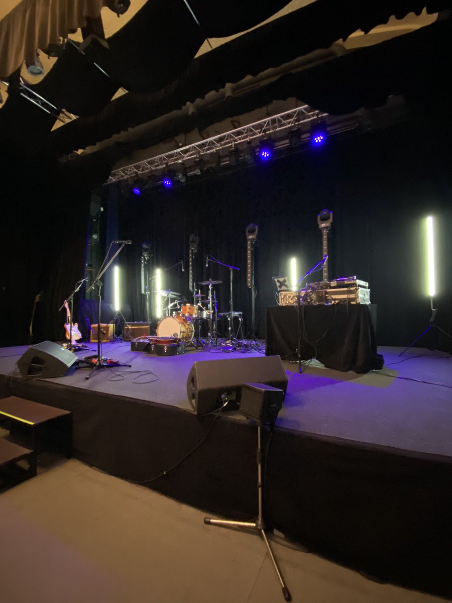 TszyPoTszy's tweet photo. W oczekiwaniu na koncert Bisz + Dekada Wilka (Live Band) https://t.co/1DMItF1ZVg