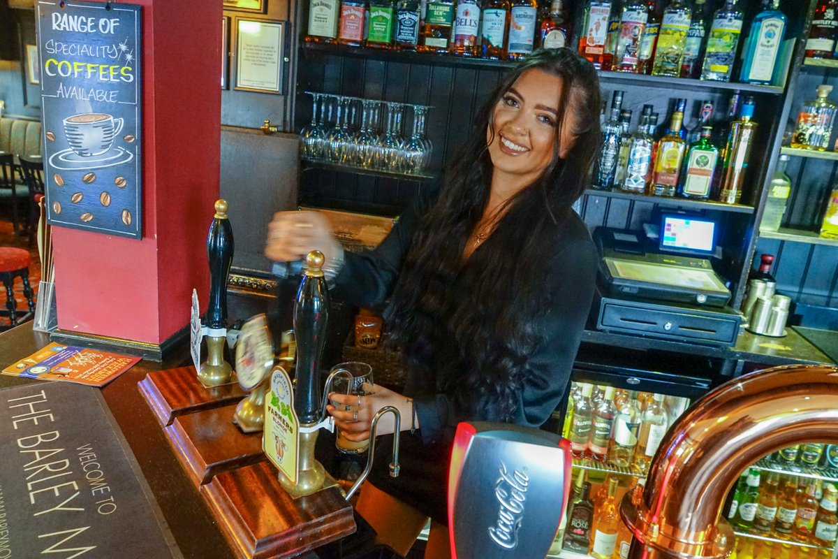 Raise your glass to the Barley Mow in Chesterfield - a beautiful pub run by Adrian, Sarah, and manager Eloise 🍺

They offer a range of home-cooked meals, plus breakfast, and one of the finest pints of Landlord you're ever likely to drink.

📷 <a href="/D_Times/">Derbyshire Times</a>
📖 bit.ly/3rWsEsO