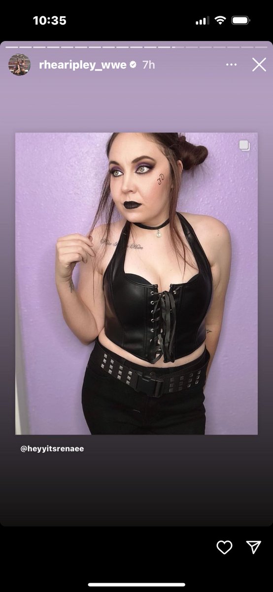 Heyyitsrenaee's tweet photo. Not Rhea here liking my pic on Instagram and putting me on her story 😭😭😭 https://t.co/eNvGYt8r5y