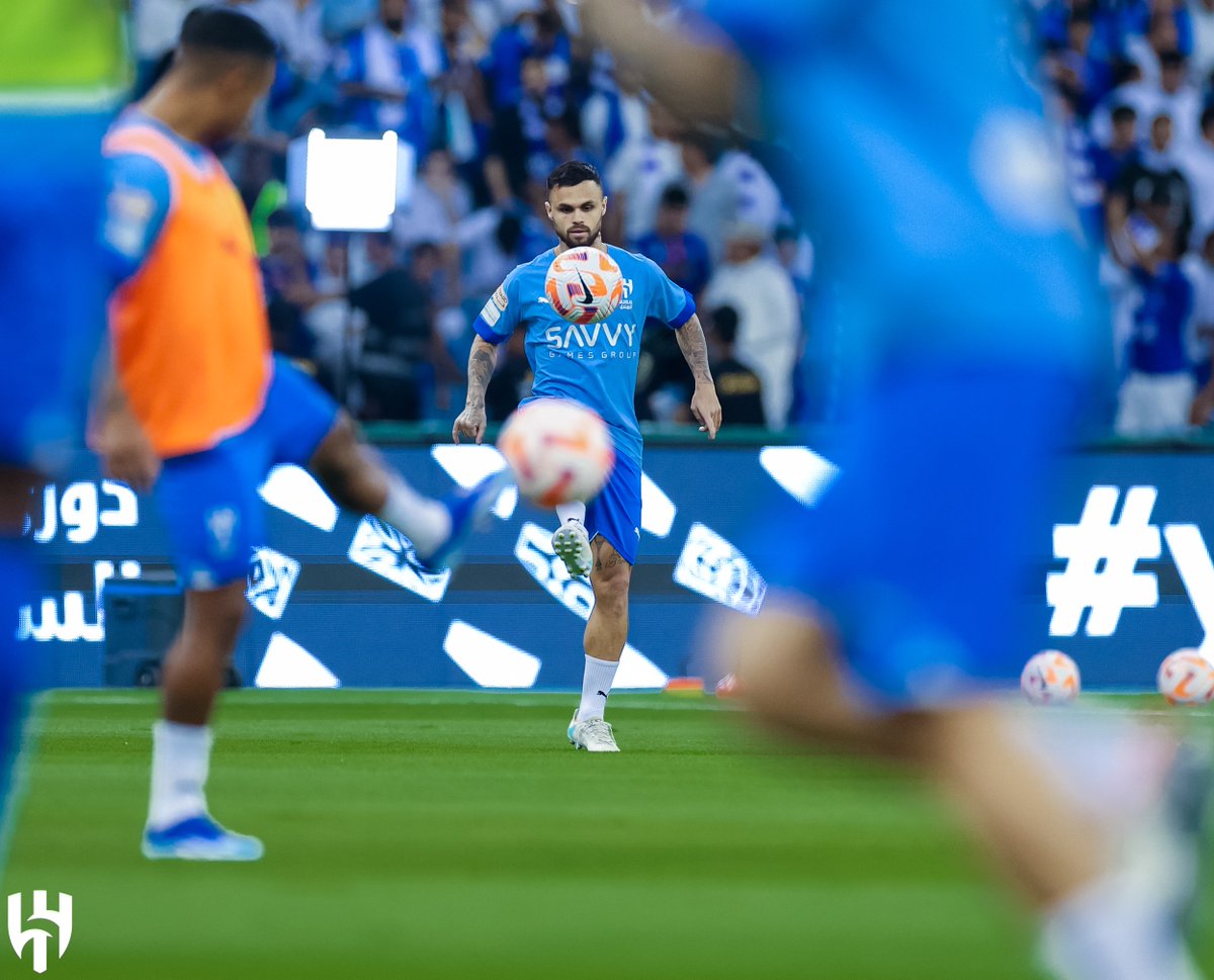 Alhilal_FC's tweet photo. 📸 15 دقيقة تفصلنـا عن رؤية #الهلال ⏳💙

#بالدرة_جمهورنا_كله_قوة https://t.co/LWc2thZrcO