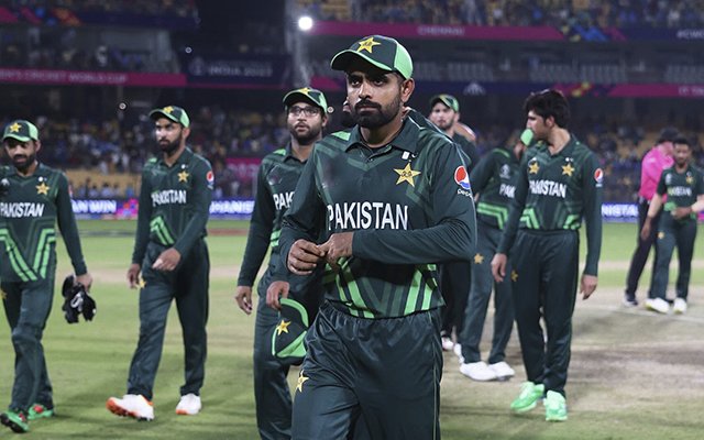 JunaidBabarian's tweet photo. بابر اعظم کی کپتانی میں ورلڈ کپ جیتنے کا سپنا، سپنا ہی رہ گیا 💔💔💔😭😭😭😭
#SAvsPAK #BabarAzam https://t.co/zQaf5GmFO6