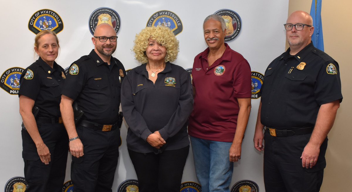 Please join us in a feel-good Friday round of applause for PSA II Blake and Ms. Stanton, who were recognized this week as Civilian Employee of the Quarter and for 15 years of service to HPD and the community.

We’re grateful for the daily contributions you bring to Hyattsville 🤝