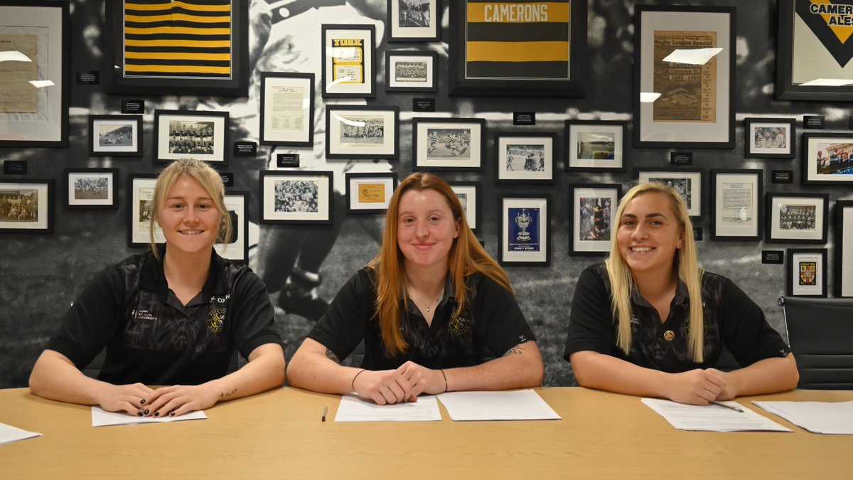 🙌 𝙃𝙄𝙎𝙏𝙊𝙍𝙔 𝙈𝘼𝘿𝙀! 

York RLFC are delighted to announce that York Valkyrie have become the first team in the <a href="/Betfred/">Betfred</a> Women's Super League to sign its players onto professional contracts!

🔗 yorkrlfc.com/post/valkyrie-…

#RiseUp | #WeAreYork