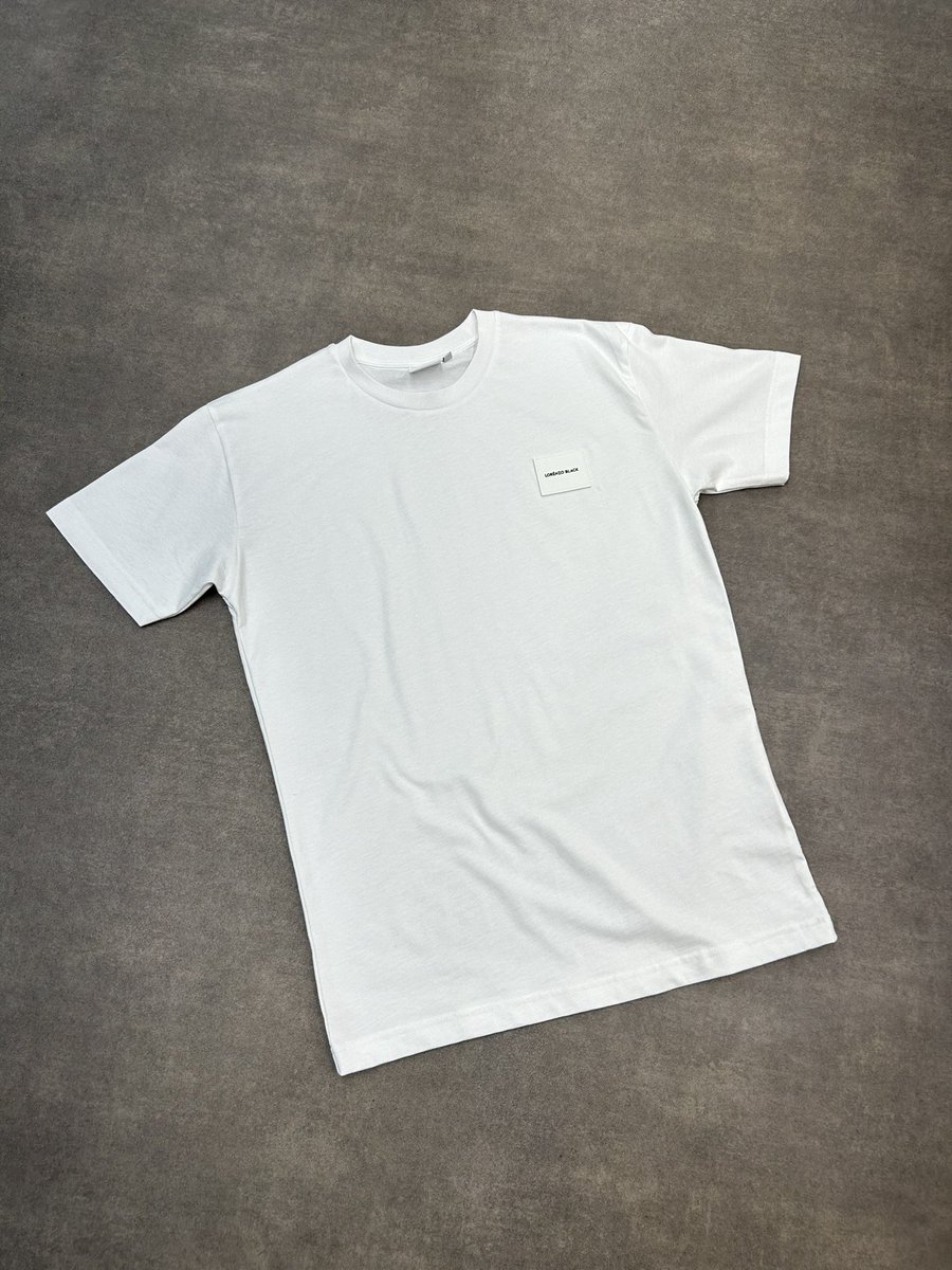 Tonal badge T-shirt| White - available online! 🕊️🖤

lorenzoblack.co.uk