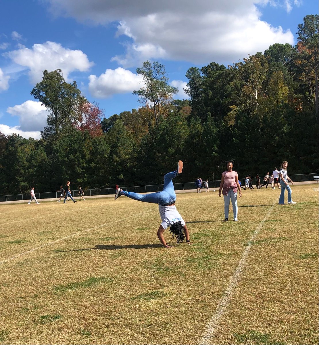 rogersherrmiddl's tweet photo. Dr. Stewart is head over heels for Wellness Day with our 6th graders! #RamsRock #WeAreDPS https://t.co/a0o1MOXjbM
