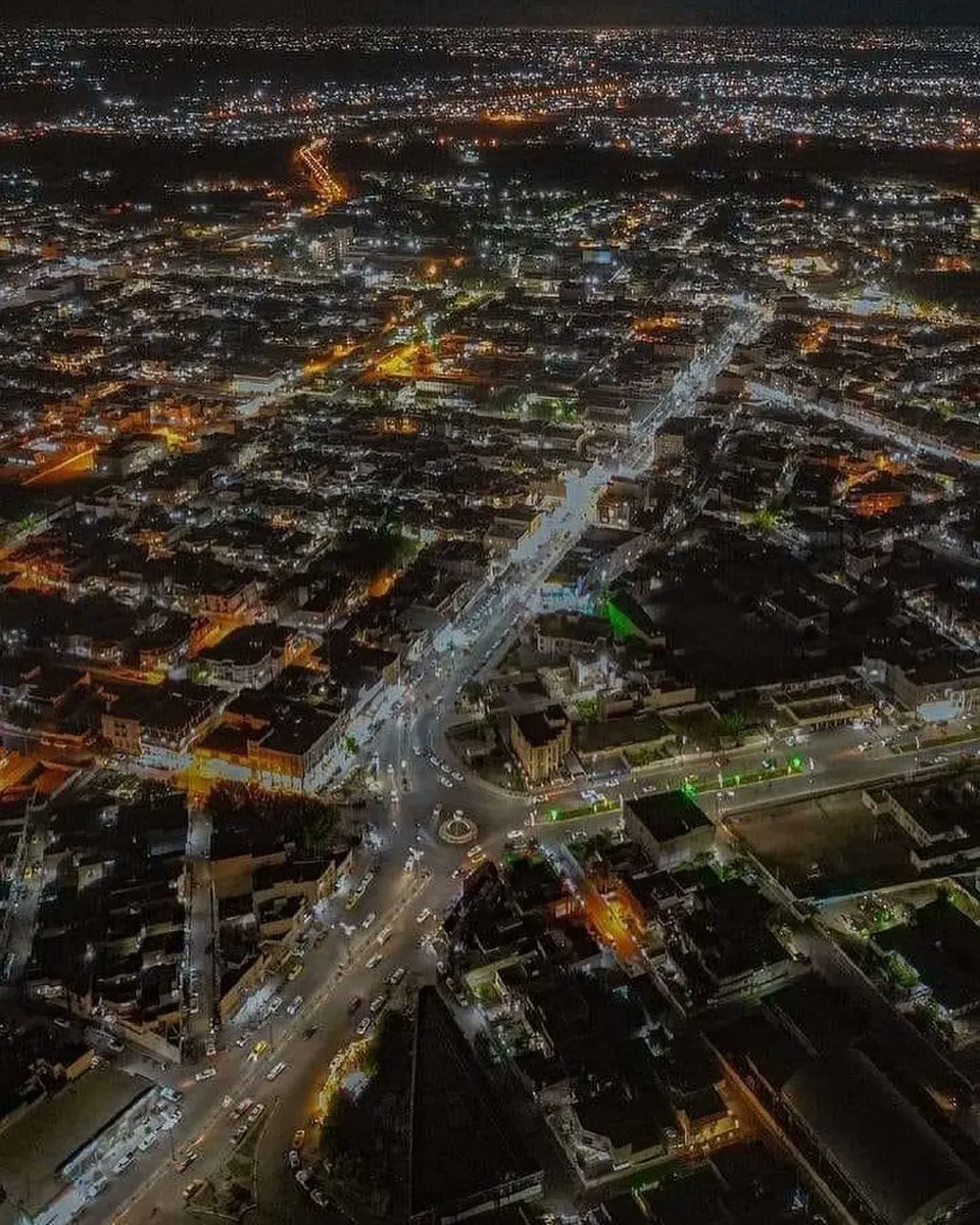 iraq_places's tweet photo. 📍مدينة السماوة ليلاً 
__________
📍 Samawa city at night https://t.co/cc8u5EEvE8