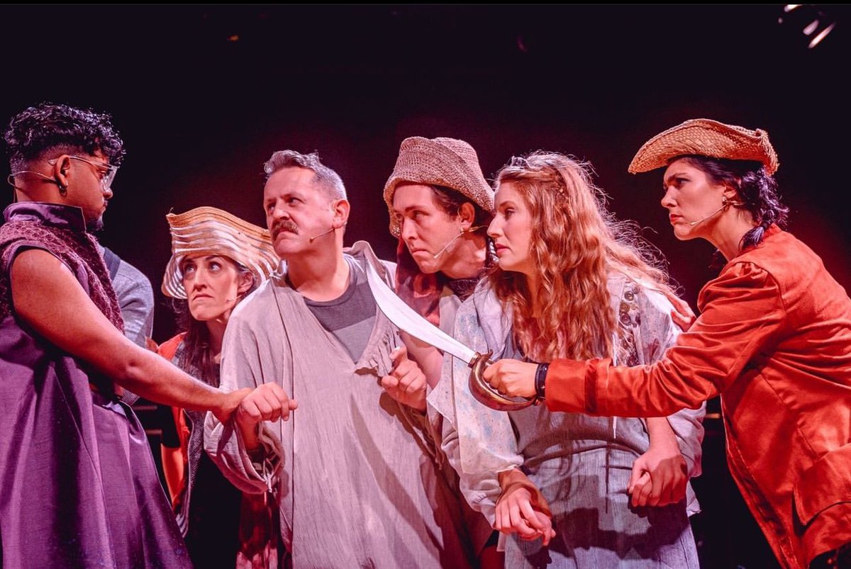The Rovers return!! That’s right, The Wild Rovers is back TONIGHT at the Winter Garden Theatre! See you at the show! 💚 

Get tickets at thewildroversmusical.com!

Photo by Ritchie Perez