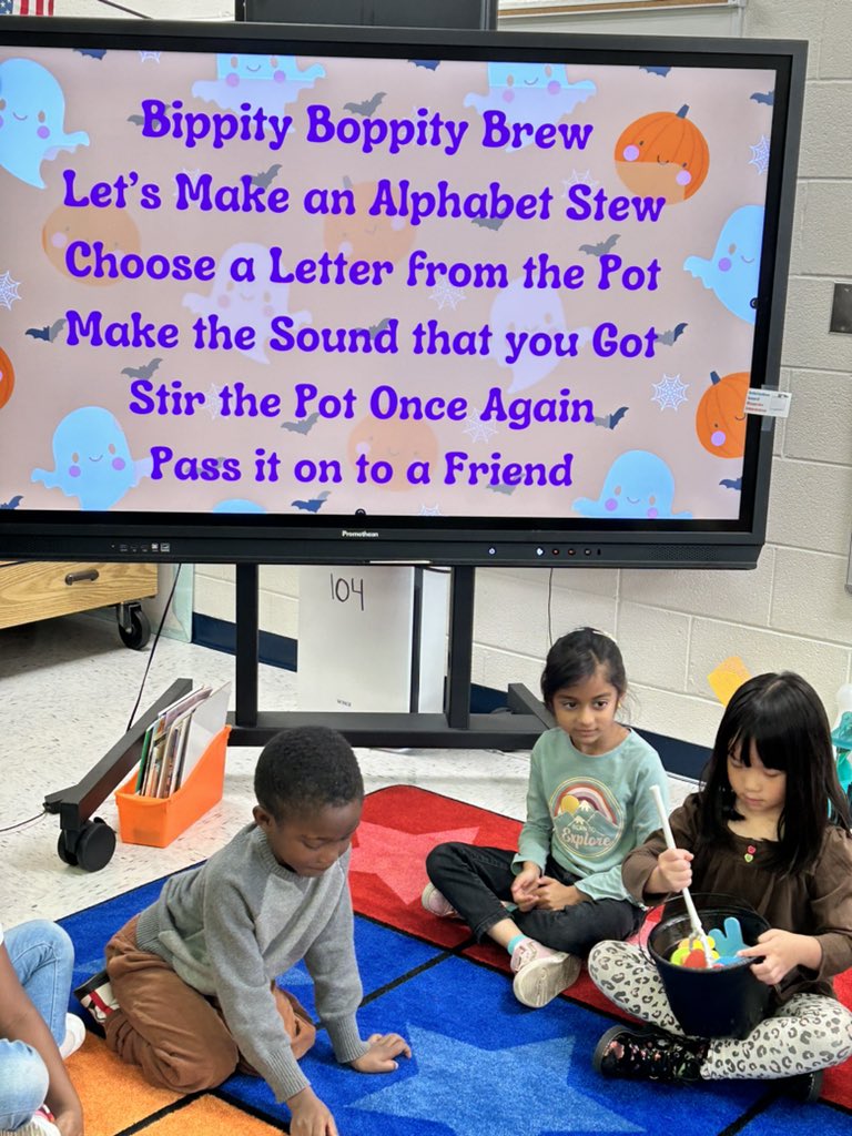 MrsColliersKs's tweet photo. Bippity Boppity Brew! Leg Ks are making alphabet stew to help learn our letter sounds! A skeleton even lent a hand! @LCPSLegacy https://t.co/HZ1l2HoKtw