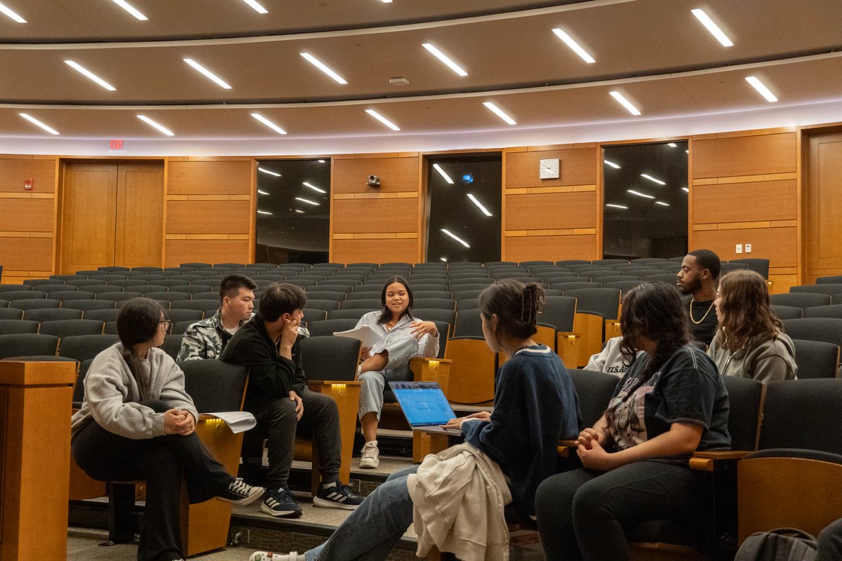 WFU Residence Life and Housing tweet media