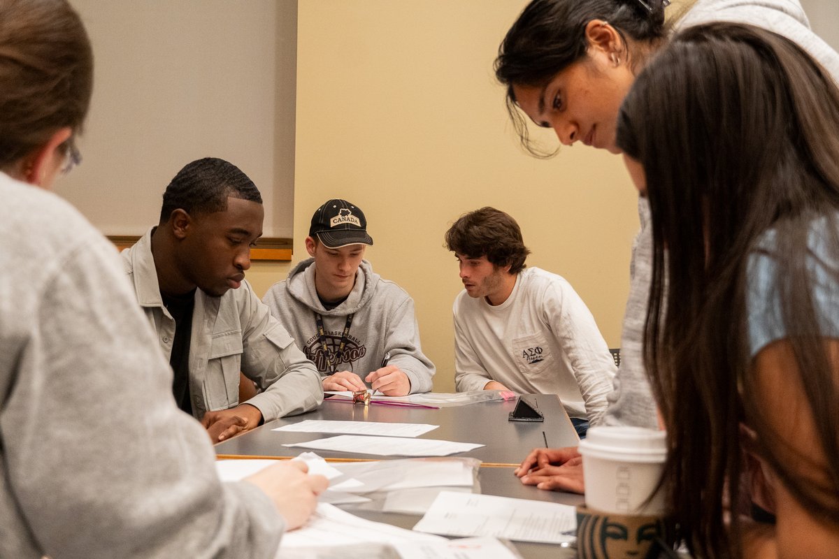 WFU Residence Life and Housing tweet media