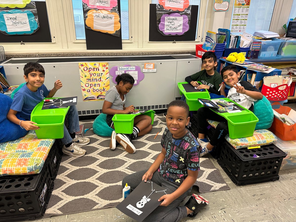 nicmcg_18's tweet image. Having fun w Mrs. Kranz’s class 👌🏻💀 #crafting #fun #buddyclass #school18 #indianaavenue