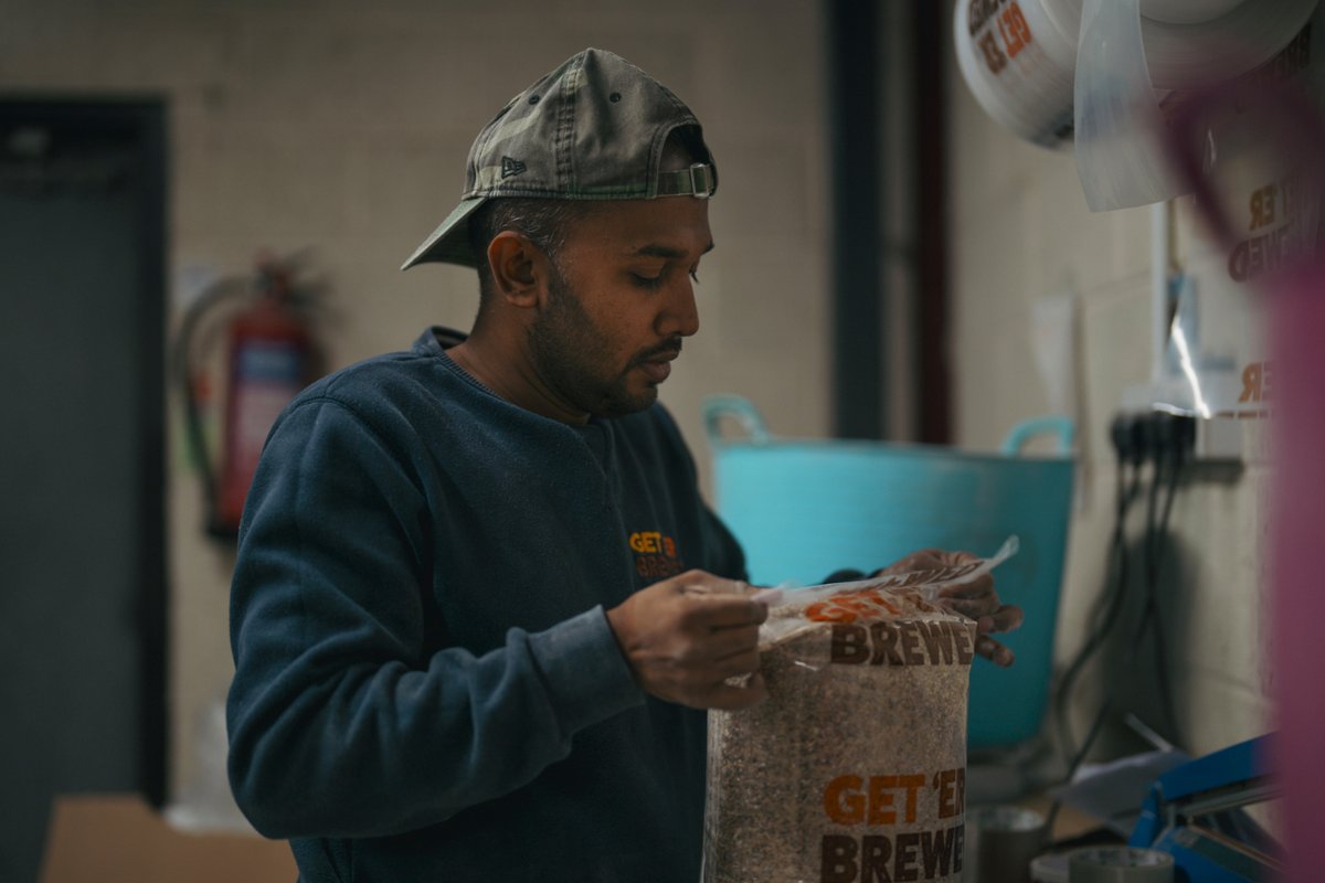 Geterbrewed's tweet photo. With our team working hard, relax knowing that we are making sure your order arrives safely at your doorstep. 🚚🎉 Have a fantastic weekend! 🍺🍻 #homebrewing #homebrewingonly #homebrewingexperience #homebrewingfans #homebrewingbeer #homebrewingequipment
https://t.co/GeUkN6aTql https://t.co/CDAY7NUfBS