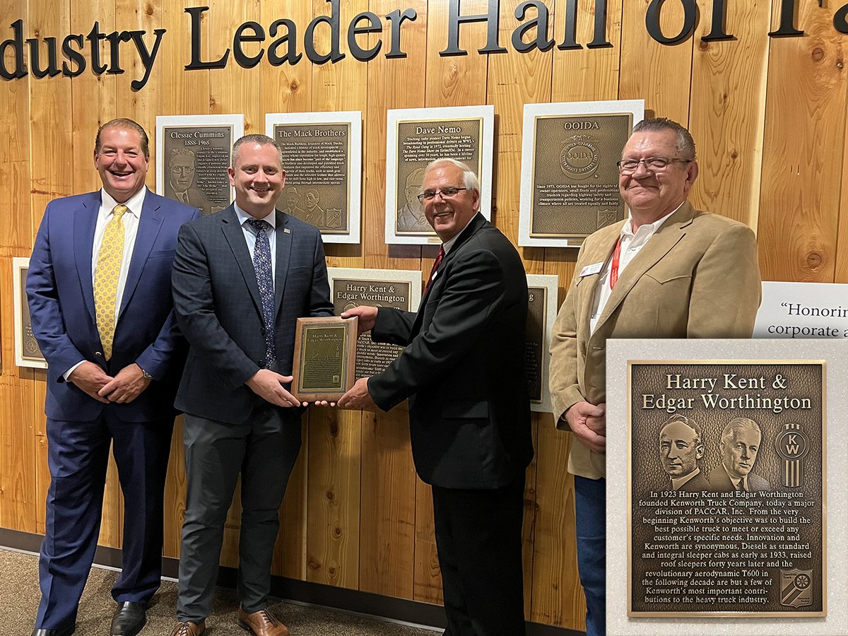 KenworthTruckCo's tweet photo. Kenworth’s founders, Harry W. Kent and Edgar K. Worthington, were inducted into the 2023 American Trucking and Industry Leader Hall of Fame at the American Truck Historical Society (ATHS) headquarters! https://t.co/BzYh5wyIIV
#Kenworth #Kenworth100 #T680Signature #W900Limited https://t.co/LMgyrq7TXs