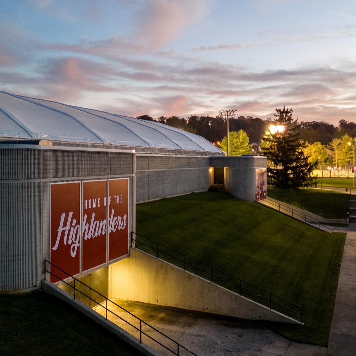ru_athletics's tweet photo. It’s been a banner day for the Dedmon Center 😏

#RiseAndDefend🛡️ https://t.co/F4nvHCWx7c
