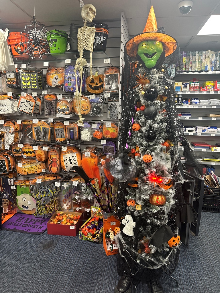 We held a competition between all of our Shops, and we think you'll agree, a winner can't be picked!🤩🎃 CAKES ALL ROUND!🥳 We still have Halloween in all stores over the weekend! Make sure you get yourself down to shop the amazing deals!🎃👻 geetees.co.uk