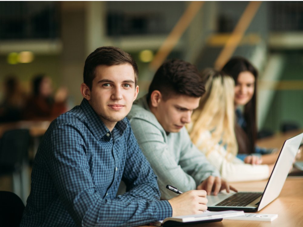 RIRE_CTREQ's tweet image. [Veille] Des études accessibles pour tous et toutes 🏫💲oresquebec.ca/des-etudes-acc… #études #aidefinancière