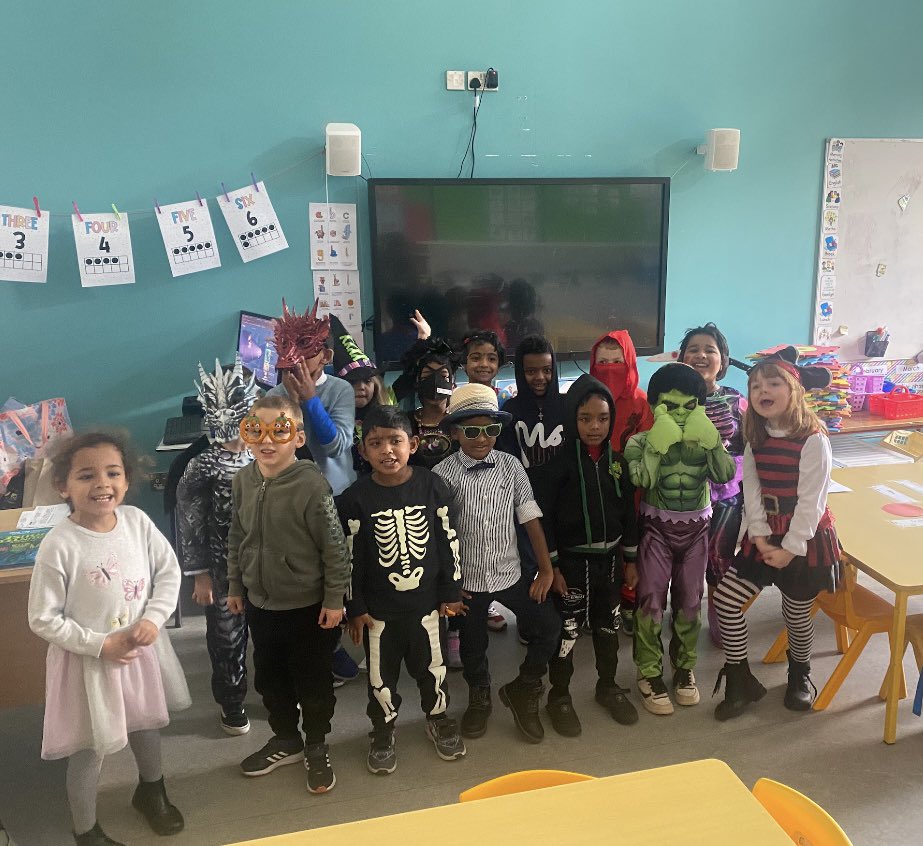🎃👻 What a spooky bunch! The boys and girls had great fun dancing at the disco today, marking the start of mid-term break. What a fantastic way to kick off the holidays! #HalloweenFun #MidTermBreak