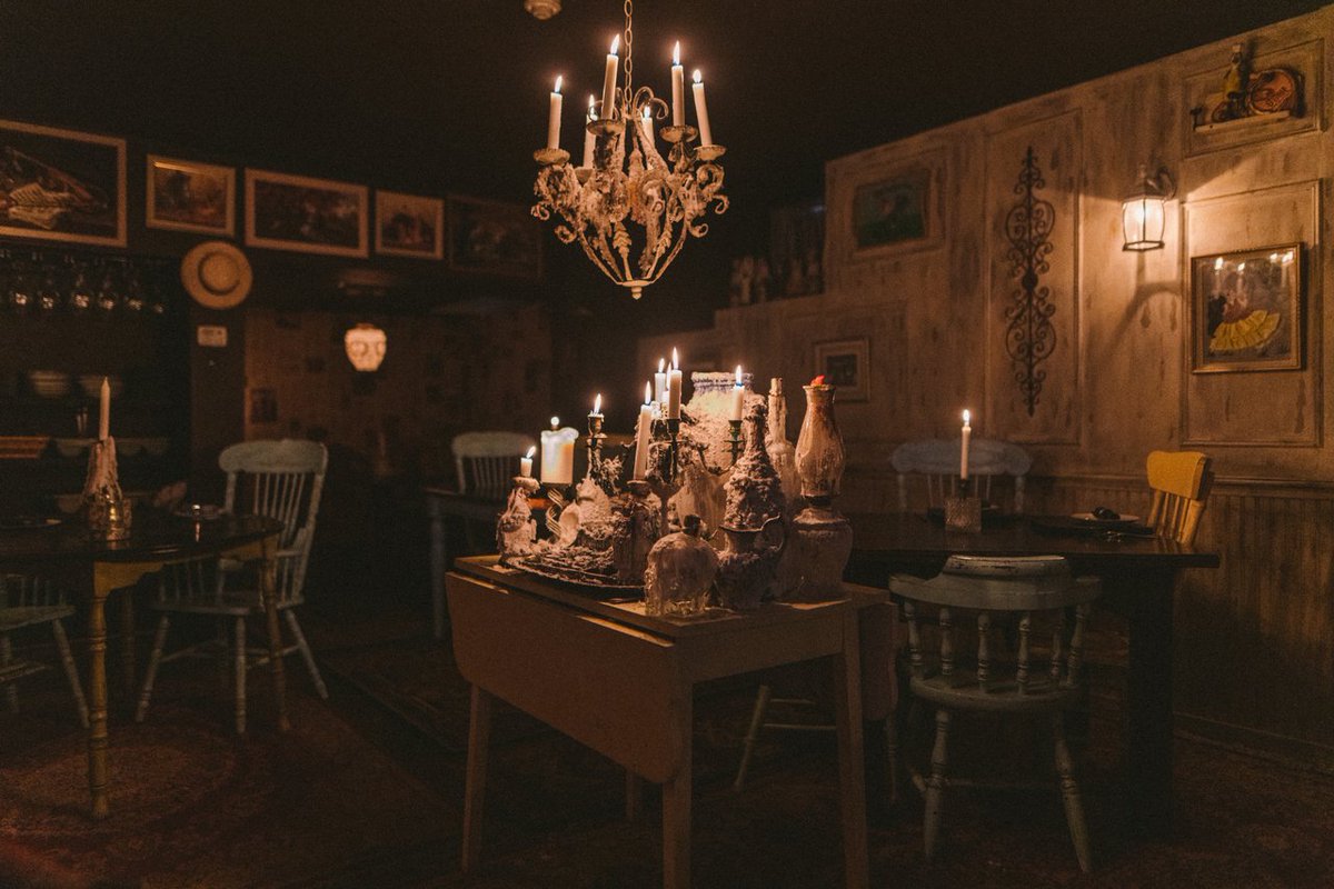 This week, explore more of Manitoba! Treat yourself to a book and a brew, top up on arts and culture, plan your first trip to Churchill, stay in your very own turtle shell, and get your spook on. Here are 10 things to do this week in Manitoba. #exploremb manito.ba/46NmtXo